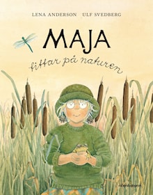 Maja tittar på naturen