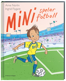 Mini spelar fotboll